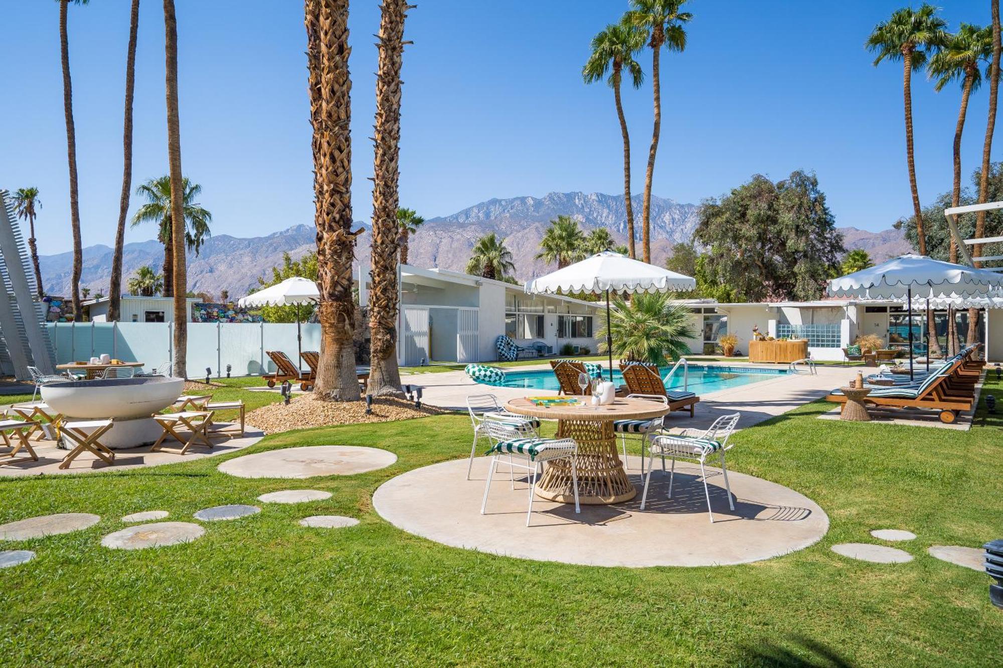 Monkey Tree Hotel By Avantstay Stylish Hotel In Palm Springs W Pool 외부 사진