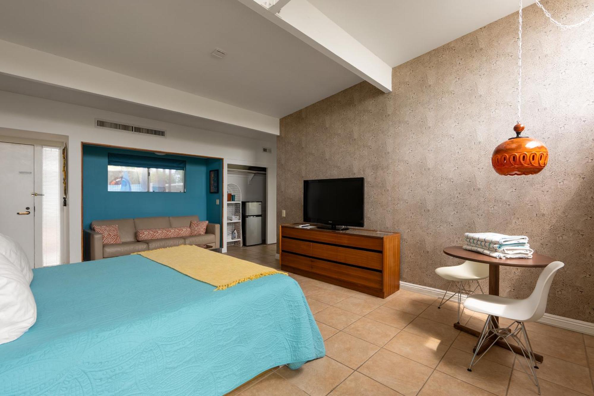 Monkey Tree Hotel By Avantstay Stylish Hotel In Palm Springs W Pool 외부 사진