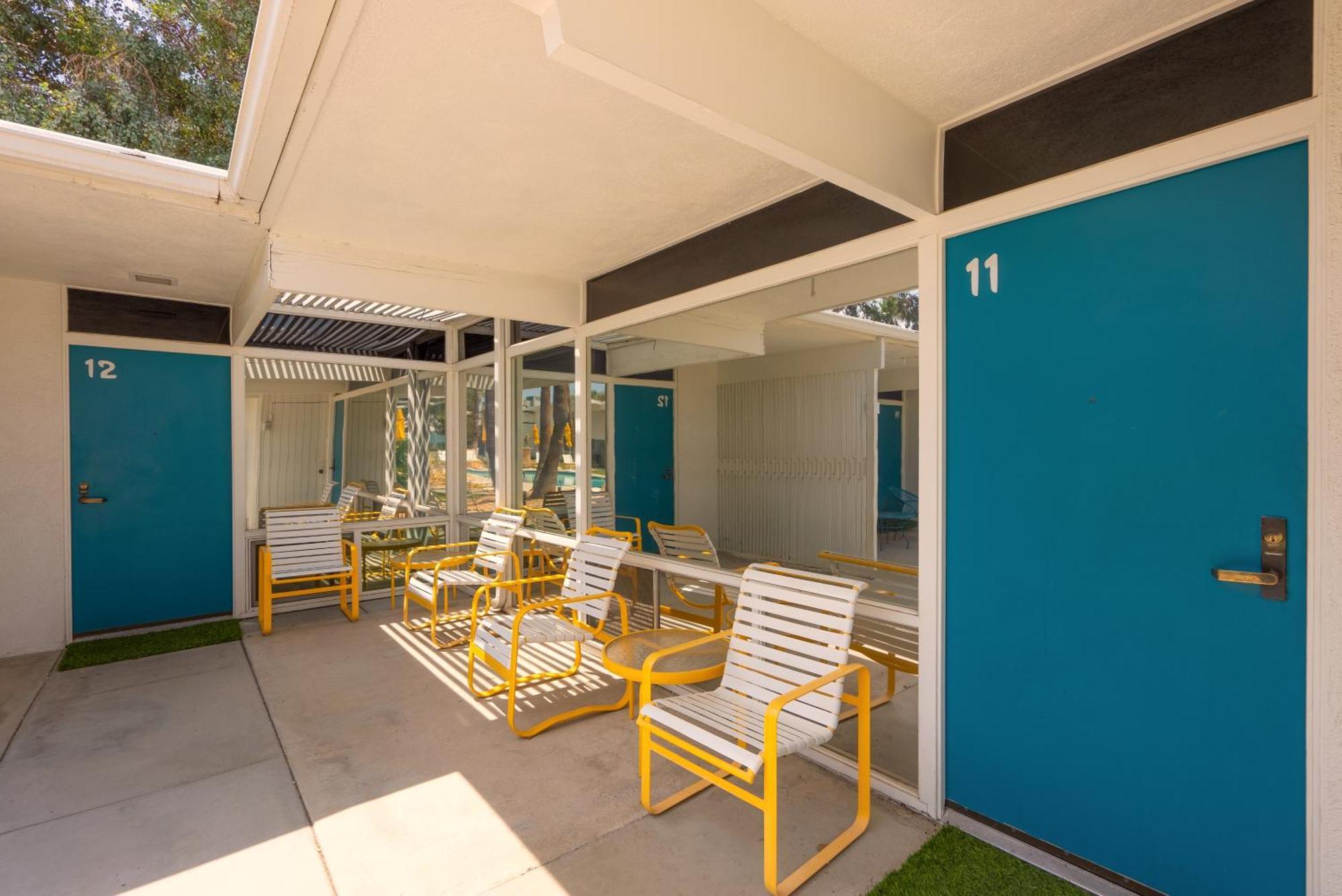 Monkey Tree Hotel By Avantstay Stylish Hotel In Palm Springs W Pool 외부 사진