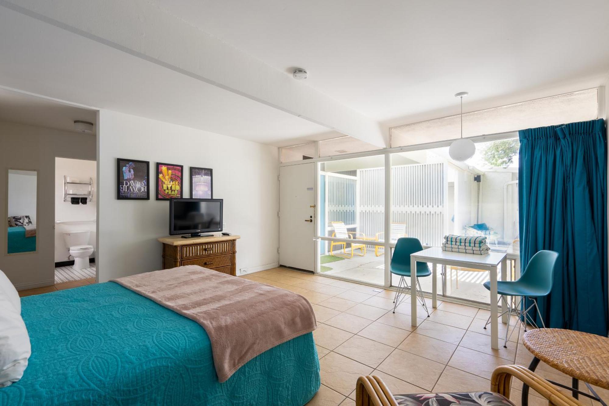 Monkey Tree Hotel By Avantstay Stylish Hotel In Palm Springs W Pool 외부 사진