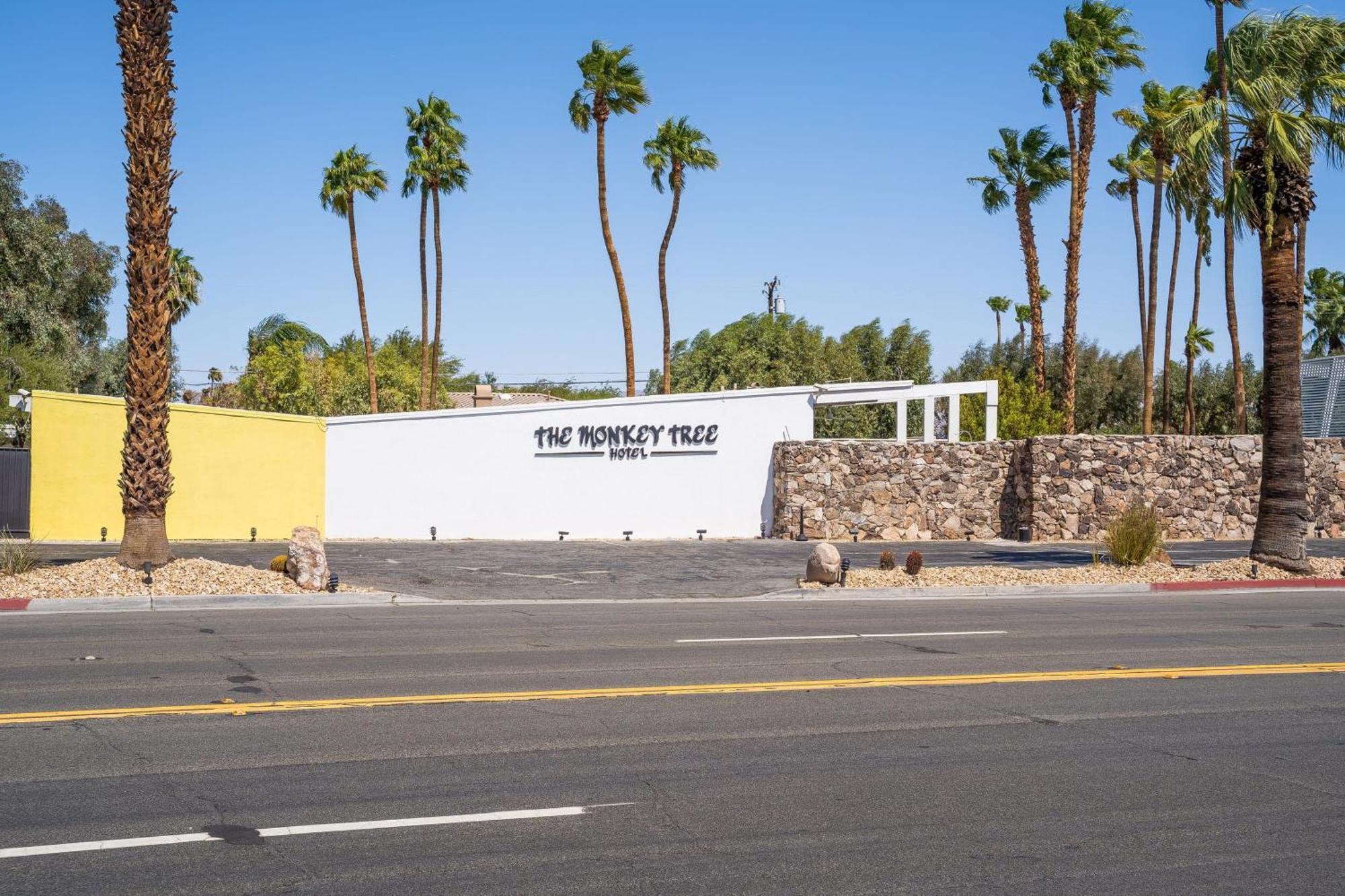 Monkey Tree Hotel By Avantstay Stylish Hotel In Palm Springs W Pool 외부 사진