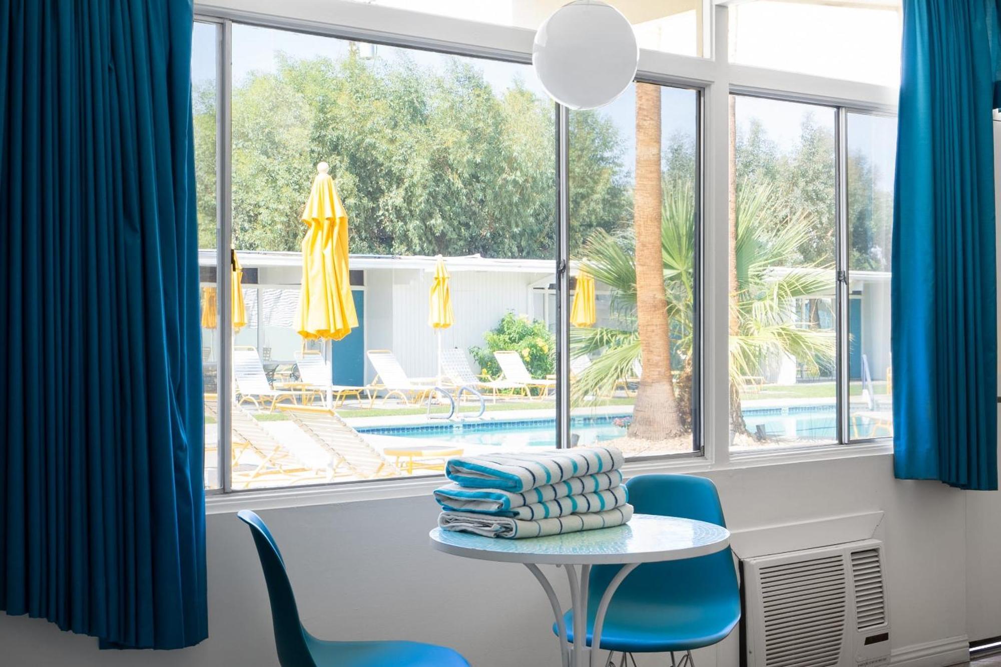 Monkey Tree Hotel By Avantstay Stylish Hotel In Palm Springs W Pool 외부 사진