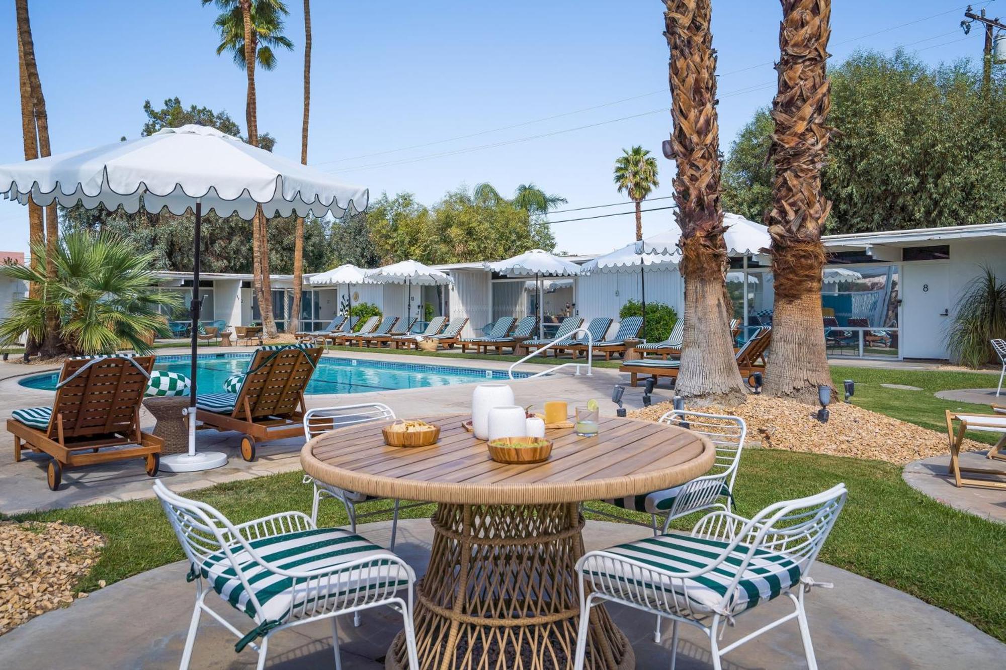 Monkey Tree Hotel By Avantstay Stylish Hotel In Palm Springs W Pool 외부 사진