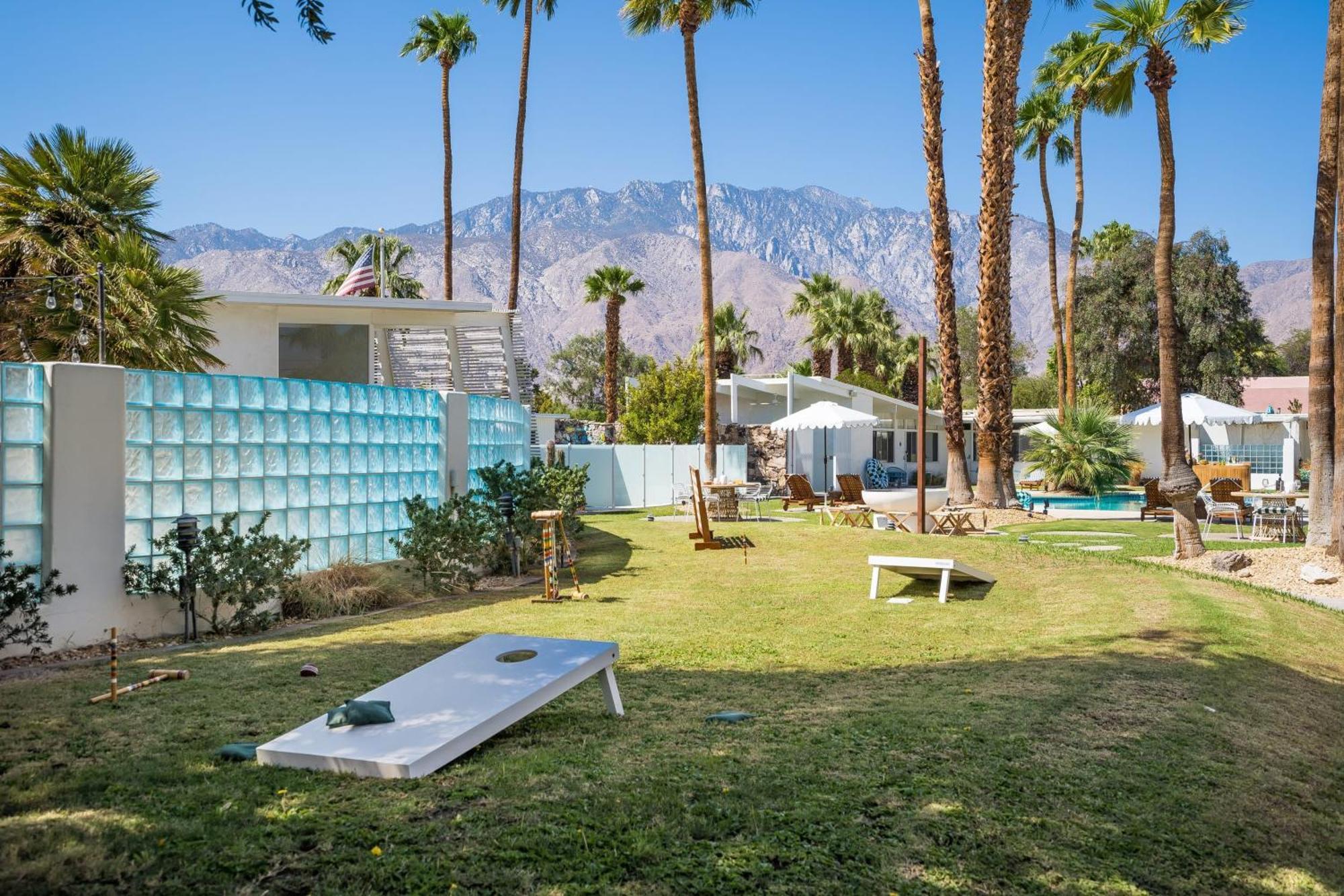 Monkey Tree Hotel By Avantstay Stylish Hotel In Palm Springs W Pool 외부 사진